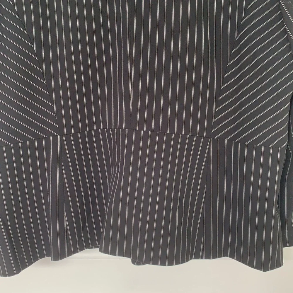 Tahari Arthur S. Levine | Pin Stripe Black Structured Lined 2 Button Jacket 24W